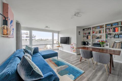 2 bedroom flat for sale, Cedar House, 35 Melliss Avenue,Richmond,, Surrey