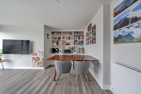 2 bedroom flat for sale, Cedar House, 35 Melliss Avenue,Richmond,, Surrey