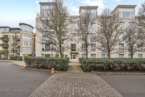 2 bedroom flat for sale, Cedar House, 35 Melliss Avenue, Richmond, Surrey