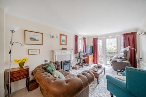 2 bedroom flat for sale, Constitution Hill, Woking, GU22