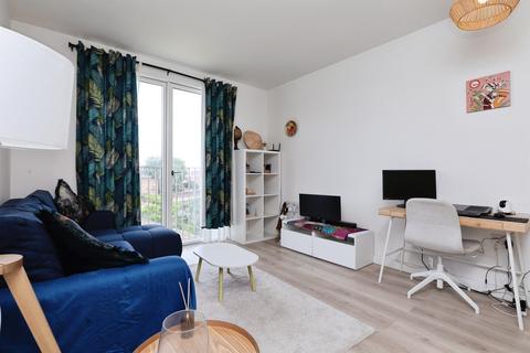 1 bedroom flat for sale, Harbard Close, Barking