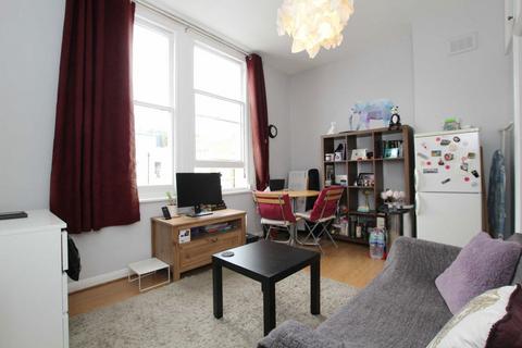1 bedroom flat to rent, Sinclair Road, London W14