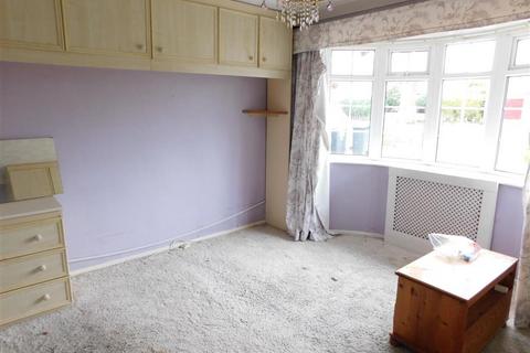 2 bedroom detached bungalow for sale, The Grove, Christchurch BH23