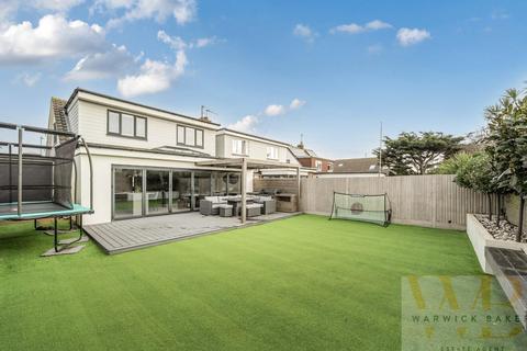 4 bedroom semi-detached house for sale, Falcon Close, Shoreham-By-Sea