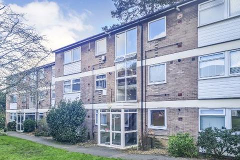 3 bedroom flat for sale, Flat 10 Pine Lodge, Tonbridge Road, Maidstone, Kent, ME16 8TA