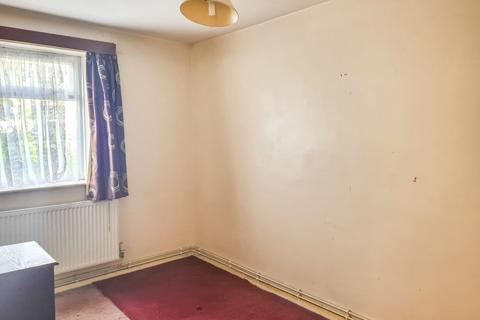 3 bedroom flat for sale, Flat 10 Pine Lodge, Tonbridge Road, Maidstone, Kent, ME16 8TA