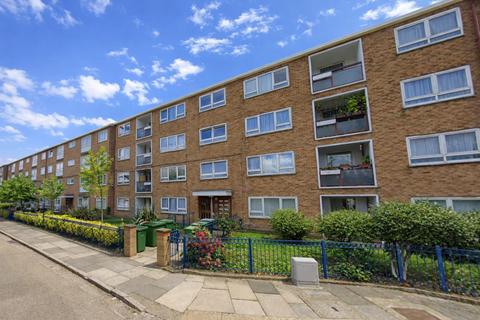 3 bedroom house to rent, Hathaway Crescent, London