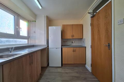 3 bedroom house to rent, Hathaway Crescent, London