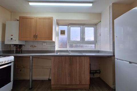3 bedroom house to rent, Hathaway Crescent, London