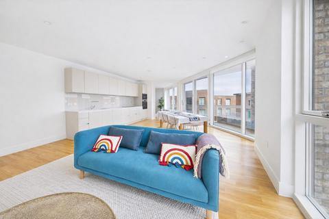 2 bedroom flat for sale, Brixton Hill, London