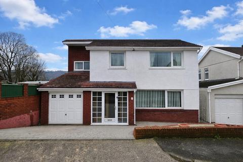 4 bedroom detached house for sale, Furzeland Drive, Neath, Neath Port Talbot.