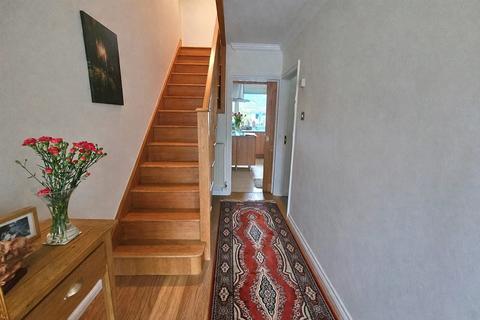 4 bedroom detached house for sale, Furzeland Drive, Neath, Neath Port Talbot.