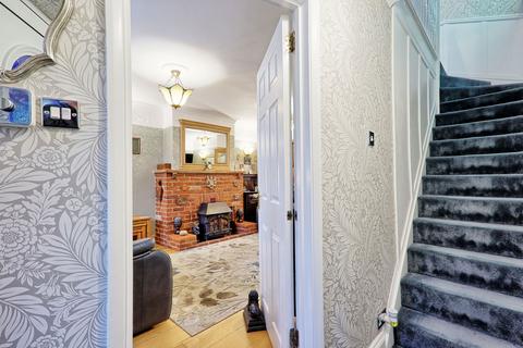 4 bedroom end of terrace house for sale, Edwin Close, Rainham RM13