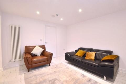 3 bedroom apartment for sale, Croydon Road, Surrey RH2