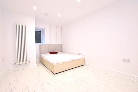 3 bedroom apartment for sale, Croydon Road, Surrey RH2