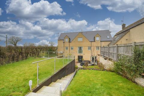 4 bedroom detached house for sale, Cricklade Road, South Cerney