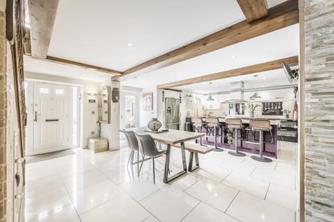 4 bedroom detached house for sale, Cricklade Road, South Cerney