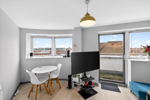 1 bedroom flat for sale, Marmont Road, London