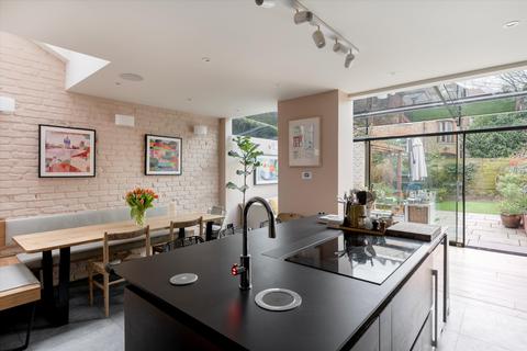 4 bedroom terraced house for sale, Northolme Road, London N5.