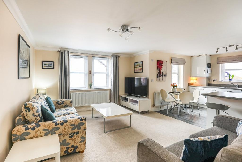 Open Plan Dining Lounge &amp; Kitchen