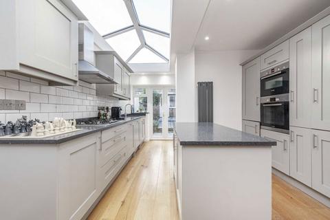 2 bedroom terraced house for sale, Marian Road, London SW16