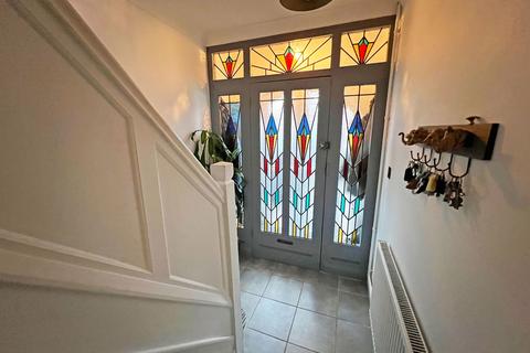 3 bedroom semi-detached house for sale, Newlands Avenue, Shepshed, Loughborough, Leicestershire, LE12 9DW