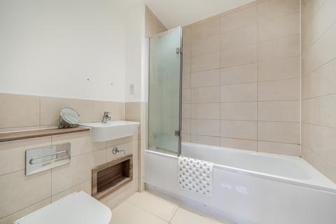 3 bedroom end of terrace house for sale, Lovegrove Way, London