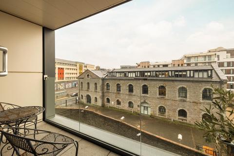 2 bedroom flat for sale, New Retort House, Harbourside