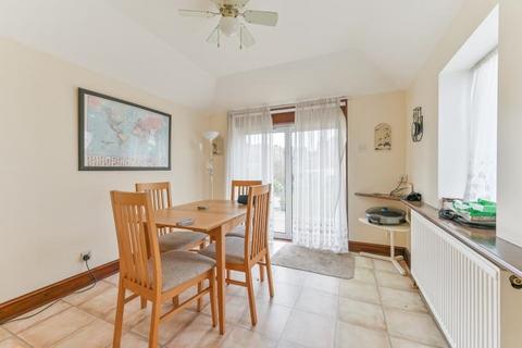 undefined, St Helens Crescent, London, SW16