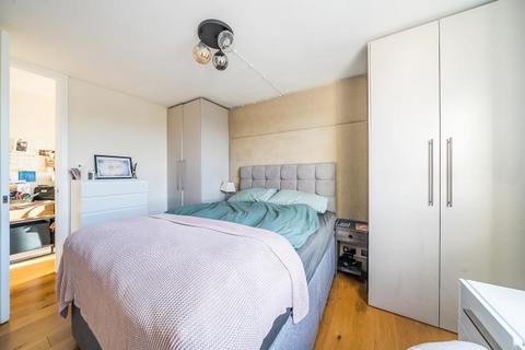 2 bedroom flat for sale, King Charles House, Wandon Road, London, SW6