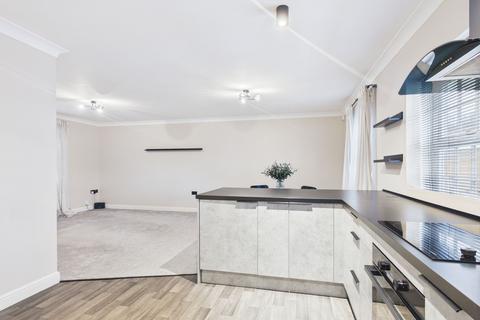 2 bedroom flat to rent, Brumby Hall Gardens, Scunthorpe DN17