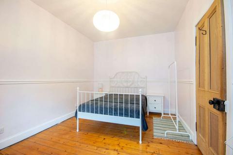 1 bedroom flat to rent, 3056L Iona Street, Edinburgh, EH6 8RP