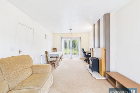 4 bedroom semi-detached house for sale, Kildare Crescent, Allerton, Bradford, West Yorkshire, BD15