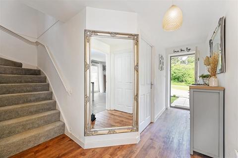 4 bedroom detached house for sale, Halter Way, Andover
