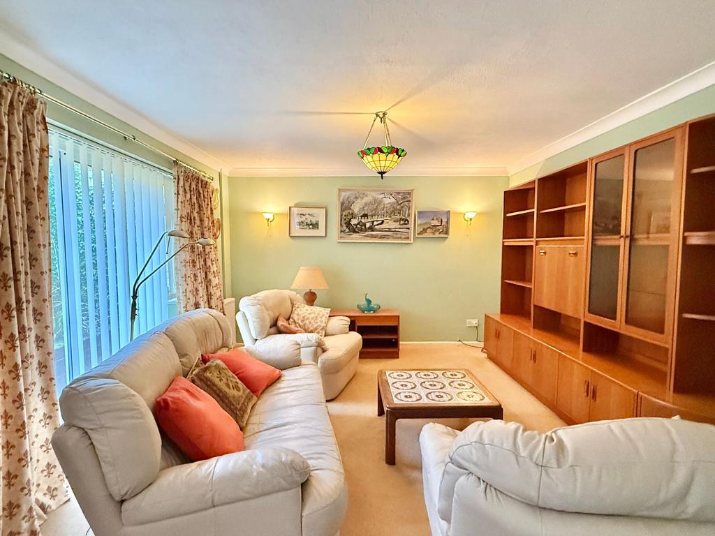 Lounge/dining room