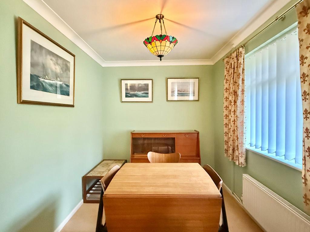Lounge/dining room