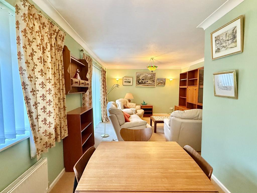 Lounge/dining room