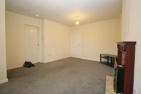 2 bedroom ground floor flat to rent, East Avenue, Syston, Leicester, LE7