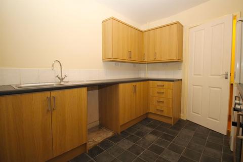 2 bedroom ground floor flat to rent, East Avenue, Syston, Leicester, LE7