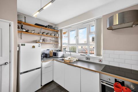 2 bedroom flat for sale, St. Agnes Place, London