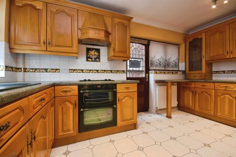 4 bedroom detached house for sale, Talbrook, Brentwood