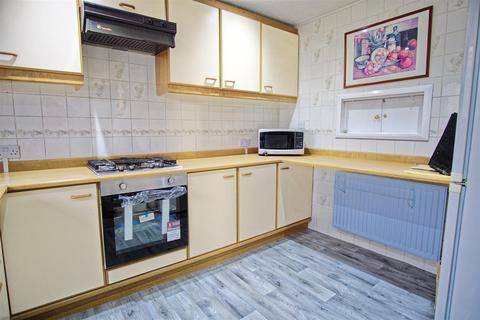 2 bedroom flat to rent, 2-Bed Flat to Let on Murray Street, Preston