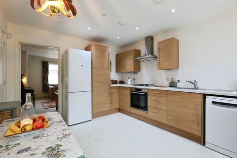 undefined, Albert Court, Warwick