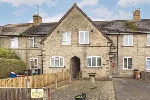 3 bedroom house to rent, Winslow Way, Feltham TW13