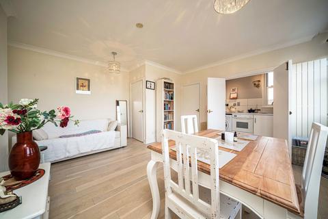 undefined, Waldegrave Park, Twickenham TW1