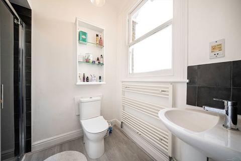 Studio for sale, Waldegrave Park, Twickenham TW1