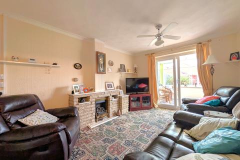 2 bedroom end of terrace house for sale, Scotts Close, Skegness, PE25