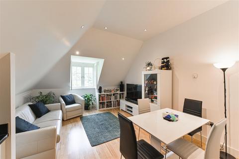 2 bedroom apartment to rent, Croydon Road, Reigate