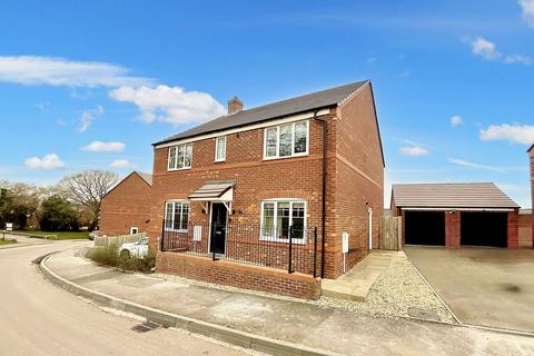 5 bedroom detached house to rent, Hughes Drive, Stone, ST15