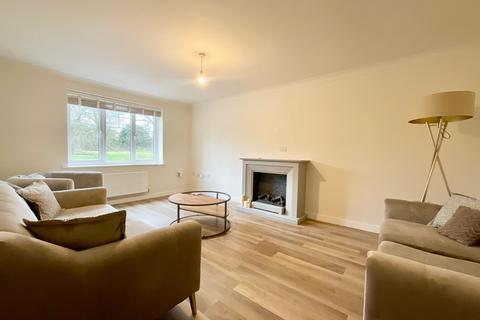 5 bedroom detached house to rent, Hughes Drive, Stone, ST15